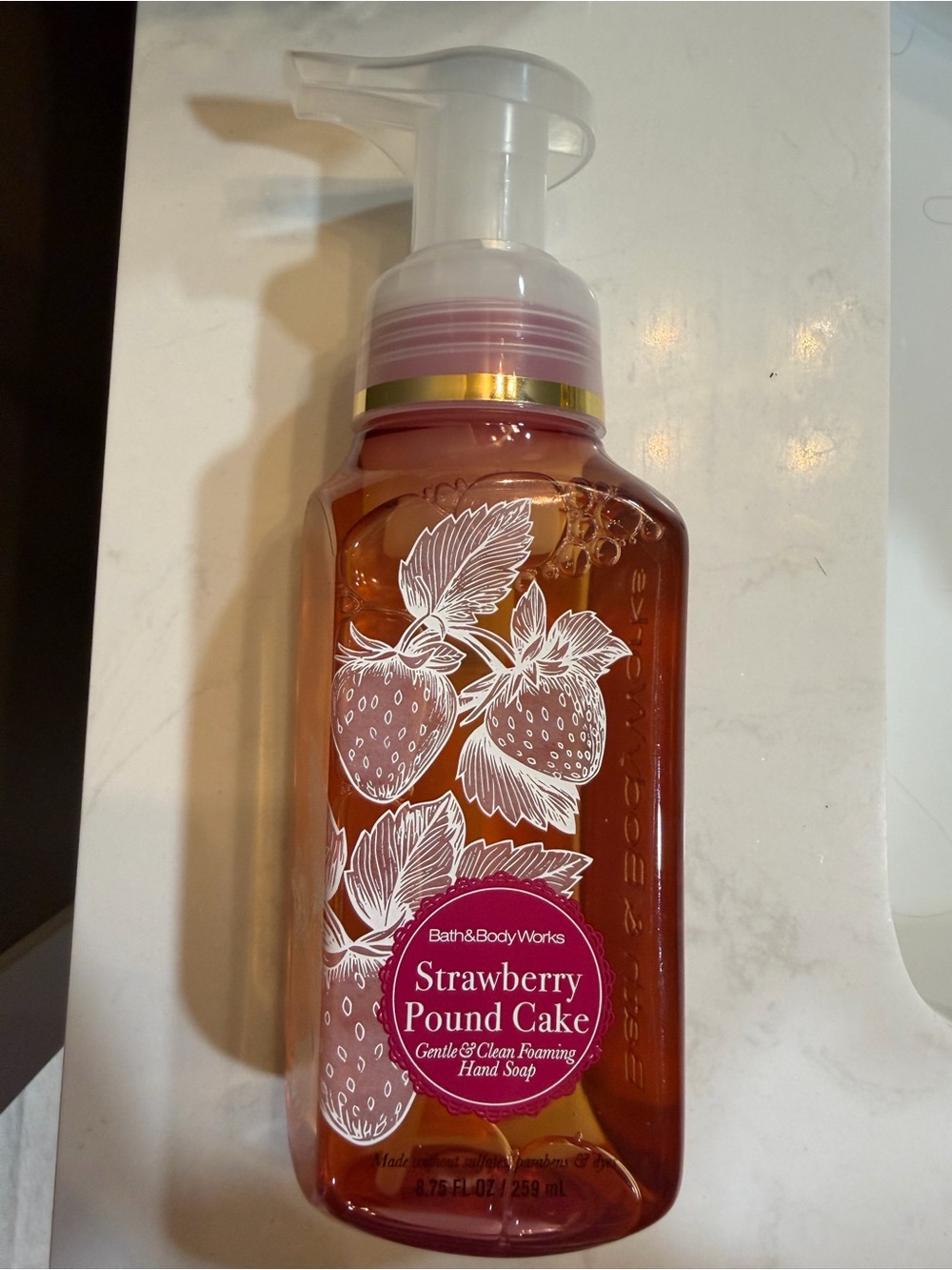Bath & Body Works Strawberry Pound Cake Foaming Hand Soap